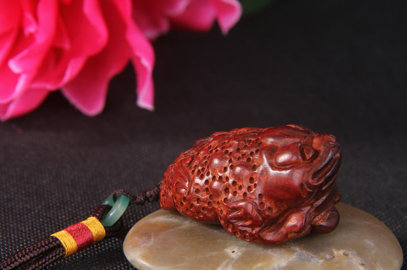 Gold toad india lobular rosewood handle